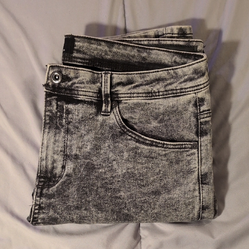 34 Black Acid Wash Skinny Jeans